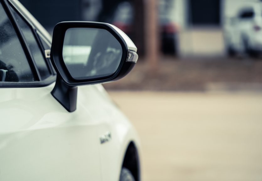 Side,Rear-view,Mirror,On,A,Car.